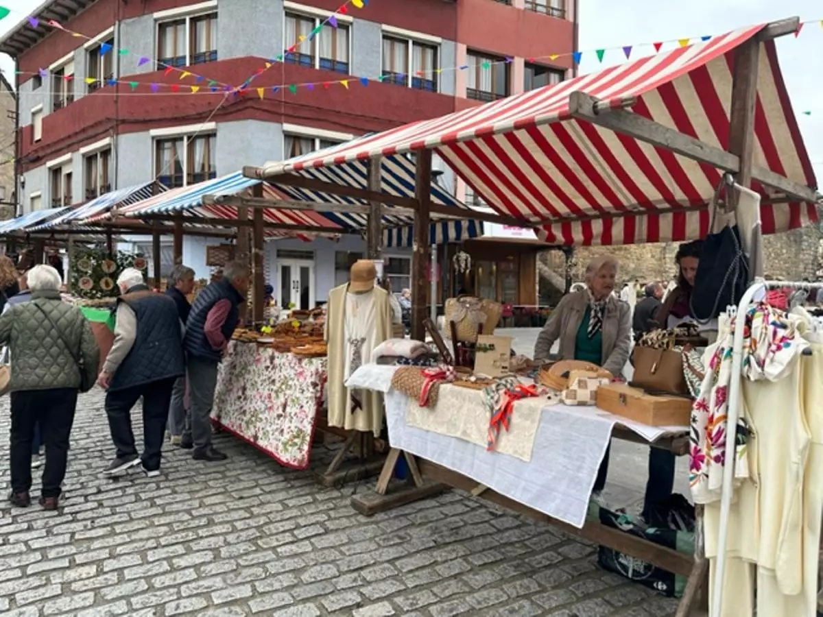 Artesanía, tradición y sabor se dieron cita en la trigésima quinta edición del certamen de quesos asturianos - 2